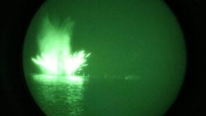 EE.UU. realiza ejercicios militares con fuego real en el golfo Pérsico