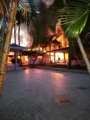 Incendio 01 Incendio afecta instalaciones de hotel Bahía Príncipe en Samaná