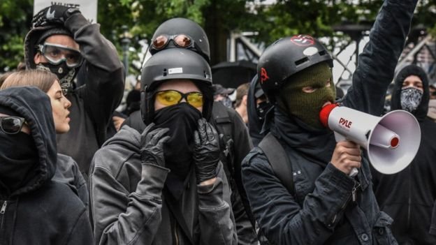 Antifa, el movimiento que Trump quiere declarar "organización terrorista" por las protestas 5 pastedGraphic_2.png