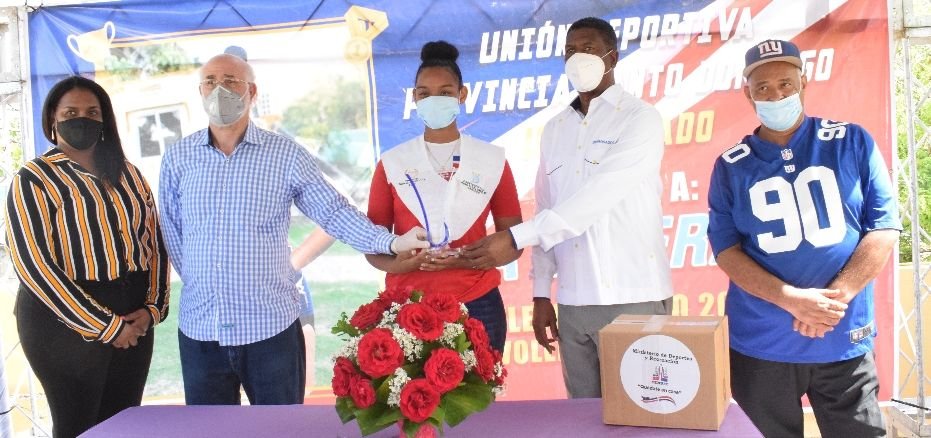 Unión Deportiva elige Mía Liberato, mejor en voleibol