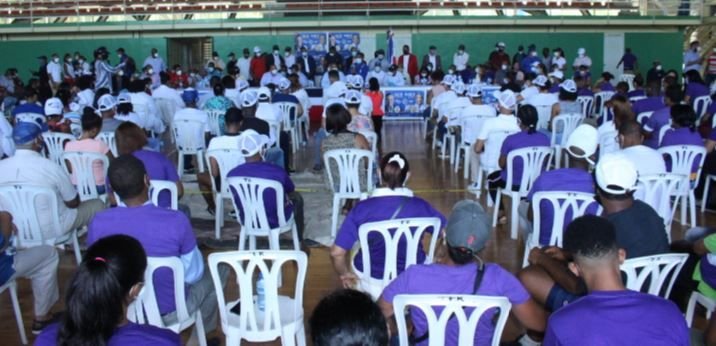 Alexis 24 Cientos de peledeístas y profesionales de la medicina pasan a apoyar a Abinader y Alexis Jiménez