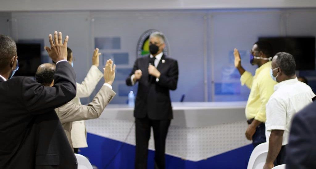 PRD juramenta ex alcaldes y ex regidores del PRSC, y dirigentes del PRM, D×C, FP y Generación de Servidores