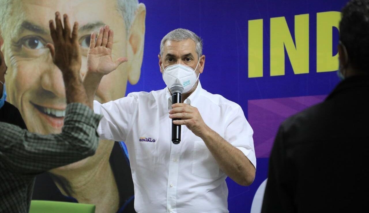 Gonzalo juramenta 16 excandidatos a alcaldes y regidores del PRSC y la FP 2 Gonzalo juramenta 16 excandidatos a alcaldes y regidores del PRSC y la FP