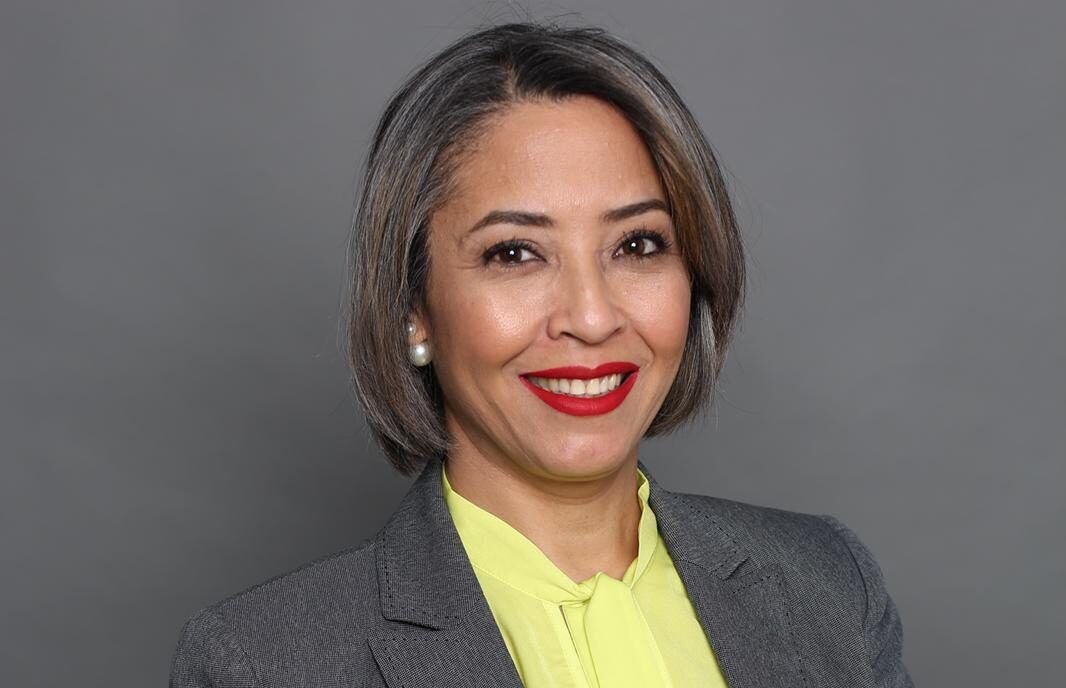 Elida Almonte propone unión comunitaria para lograr reducción de precios de los boletos aéreos