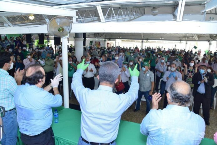 Leonel 40 Leonel: “Al candidato del PLD no lo salvan ni los centros espiritistas”