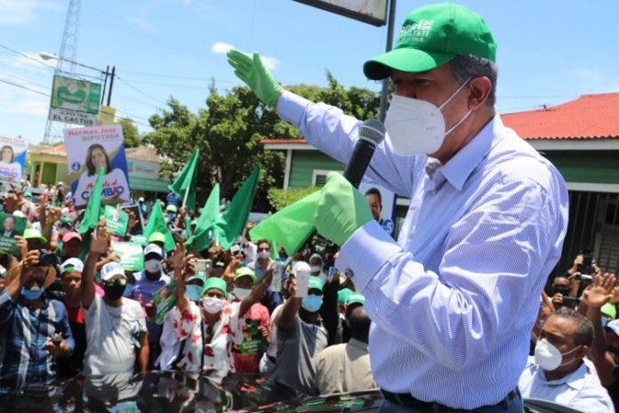 Leonel le exige transparencia al Gobierno con fondos de pensiones