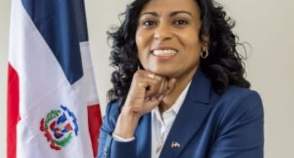 Maribel Santos ratifica compromiso con juventud dominicana en exterior