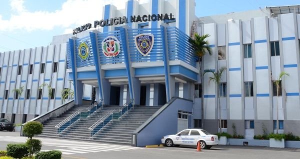 Miguel Arturo López Florencio y un hijo, acusados de lavado, son de la Policía; en 2017 fue ascendido a cabo