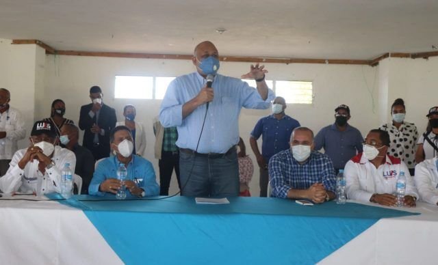 Fulcar asegura Gobierno del Cambio terminará los negocios en Educación