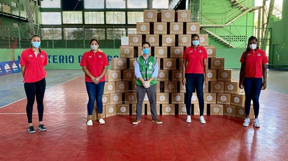 Reinas del Caribe reciben una donación por el COVID