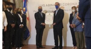 Abinader analizará con el liderazgo político medidas contra la pandemia;  afirma respetará Constitución y leyes