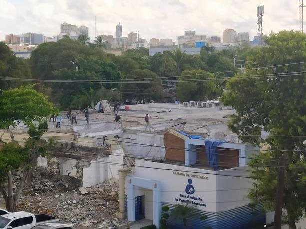 Construccion 02 Video | Diputado denuncia Camacho construye hotel detrás del Congreso