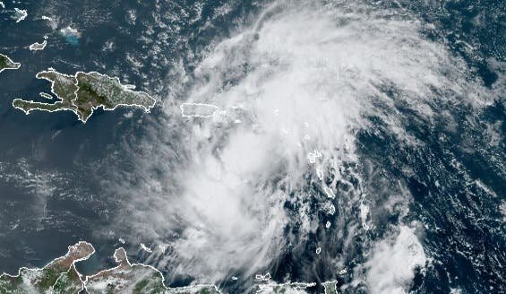 Ahora son 24 las provincias bajo alerta ante posible llegada de Isaías