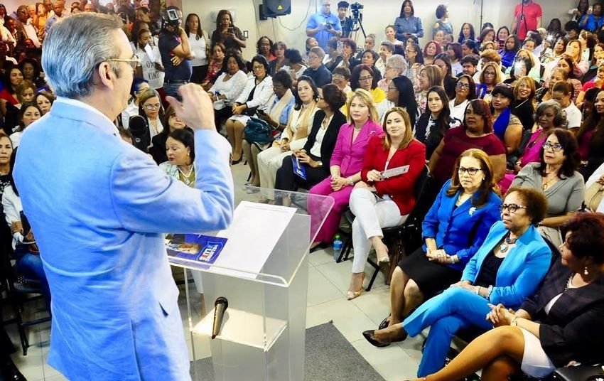 Dirigente PRM PA califica positivo Abinader nombre gobernadoras