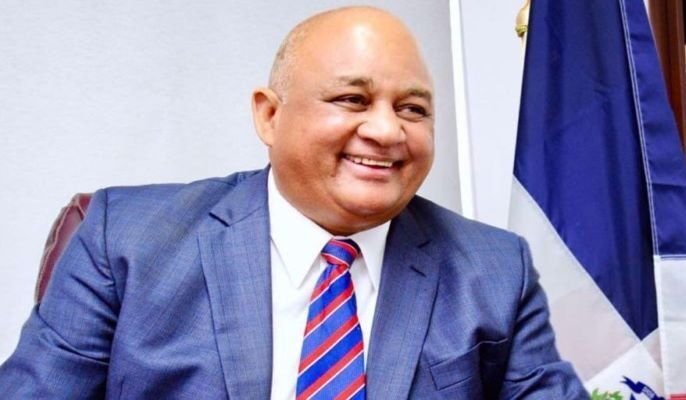 Luis Abinader designa a Roberto Fulcar como ministro de Educación