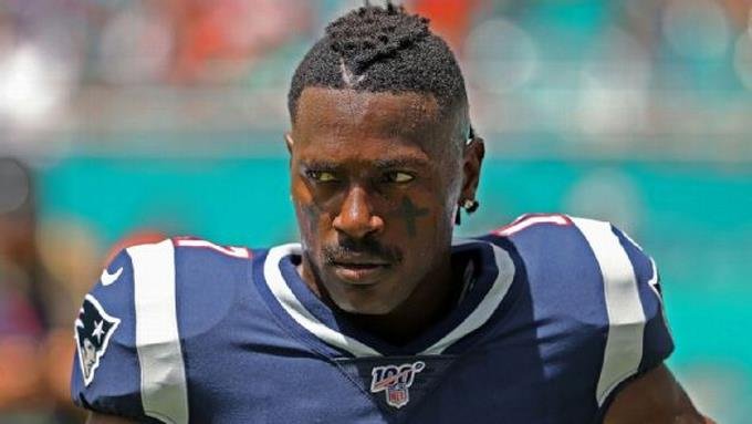 Antonio Brown es suspendido por ocho juegos