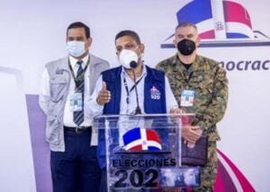 JCE dice 5,116 escáneres fueron instalados para transmitir resultados; 61 no pasaron la prueba