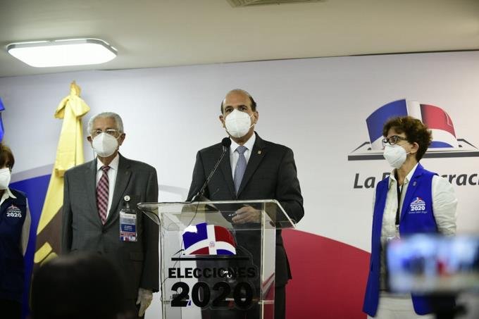 Presidente JCE advierte que ningún candidato puede declararse ganador