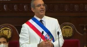 Abinader: estudiantes tendrán tablet o laptop para estudios virtuales ante pandemia