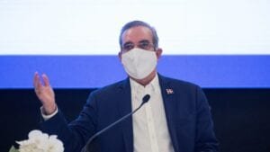 Abinader cancela 2 directores y 43 subdirectores del IAD y Omsa