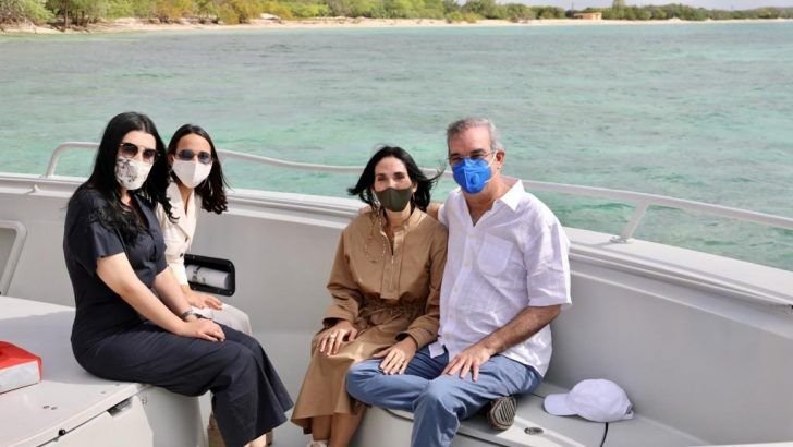 Abinader Pedernales 06 Luis Abinader se reúne con la sociedad civil de Pedernales; desarrollará apretada agenda