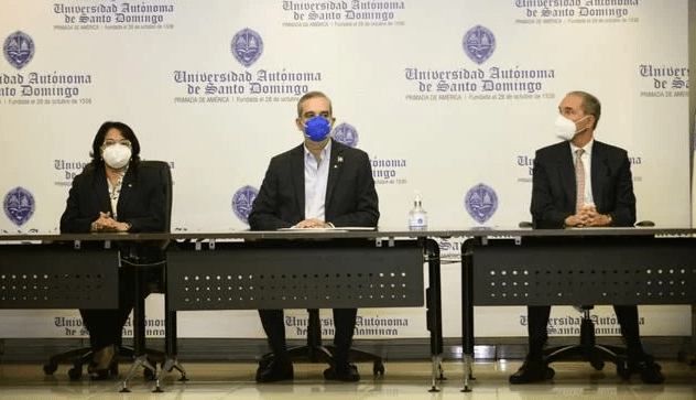 Abinader visita UASD y le entrega 234.5 millones para su desarrollo 3 Abinader UASD 02 Abinader visita UASD y le entrega 234.5 millones para su desarrollo