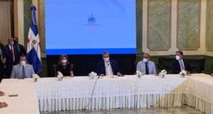 Abinader: se harán 7 mil pruebas PCR diarias y se incorporarán mil médicos para enfrentar COVID