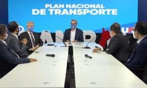 Gobierno se propone impulsar un plan de transporte eléctrico