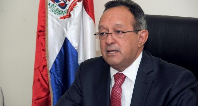 Someten a la justicia ministro Medio Ambiente por proyecto turístico en área protegida de Cabarete