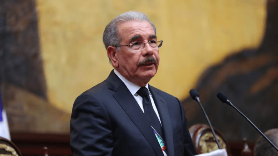 Danilo Medina rompe la tradición democrática al no ir a la toma de posesión de Abinader