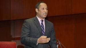 Reelecto senador Dionis Sánchez renuncia del PLD y pasa a la FP