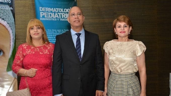 Una hermana de Danilo Medina cobra RD$326 mil en FONPER y otra recibió RD$66 millones para su fundación