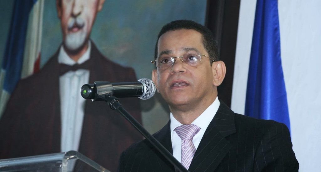 Senador José Rafael Vargas: seguiré ayudando con el mismo entusiasmo 2 Senador José Rafael Vargas: seguiré ayudando con el mismo entusiasmo