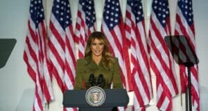 Melania Trump reconoce gravedad de pandemia y promete un futuro mejor
