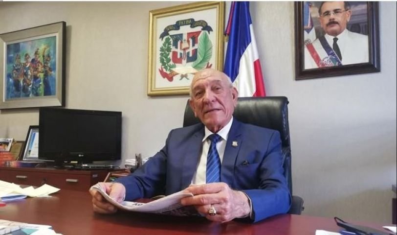 Calderón advierte a Abinader sobre despidos y eliminación instituciones