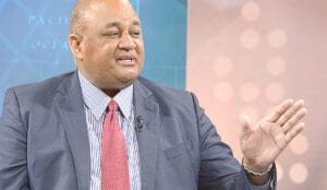 Roberto Furcal promete impulsar el bilingüismo en las escuelas públicas