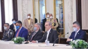 Abinader presenta Plan de Reforma Penitenciaria; Roberto Santana será el director