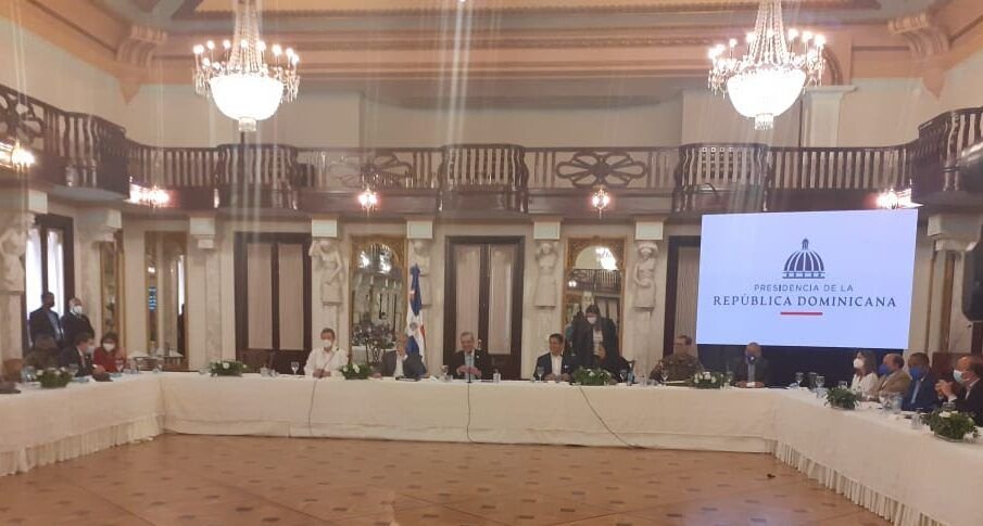 Abinader llama abrir hoteles el 1ro de octubre; anuncia plan de reactivación del turismo