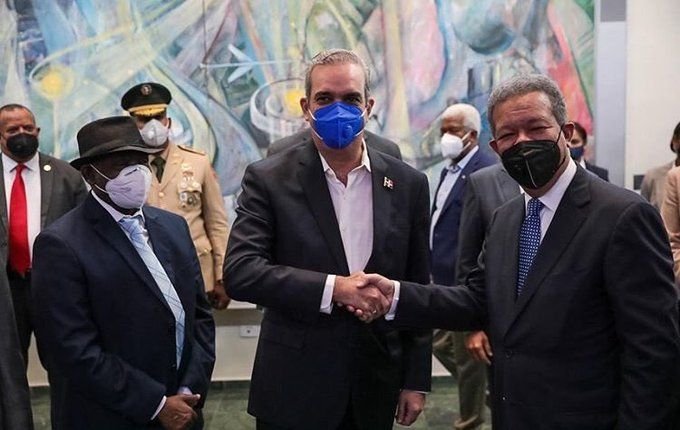 Abinader cercano 02 Un Presidente "muy cercano" en tiempos de distanciamiento físico