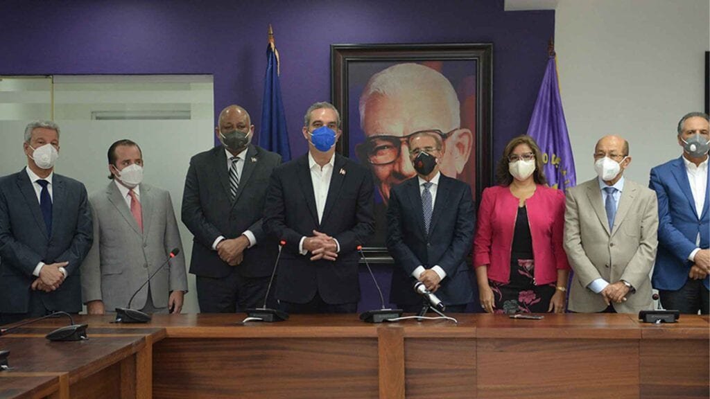 Abinader cercano 03 Un Presidente "muy cercano" en tiempos de distanciamiento físico