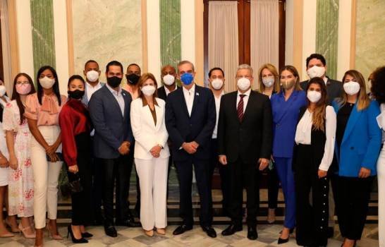 Abinader cercano 05 Un Presidente "muy cercano" en tiempos de distanciamiento físico