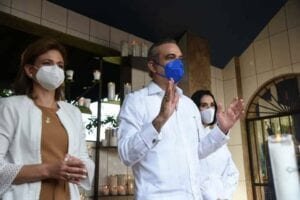 Luis Abinader pide salud y tranquilidad para las familias dominicanas