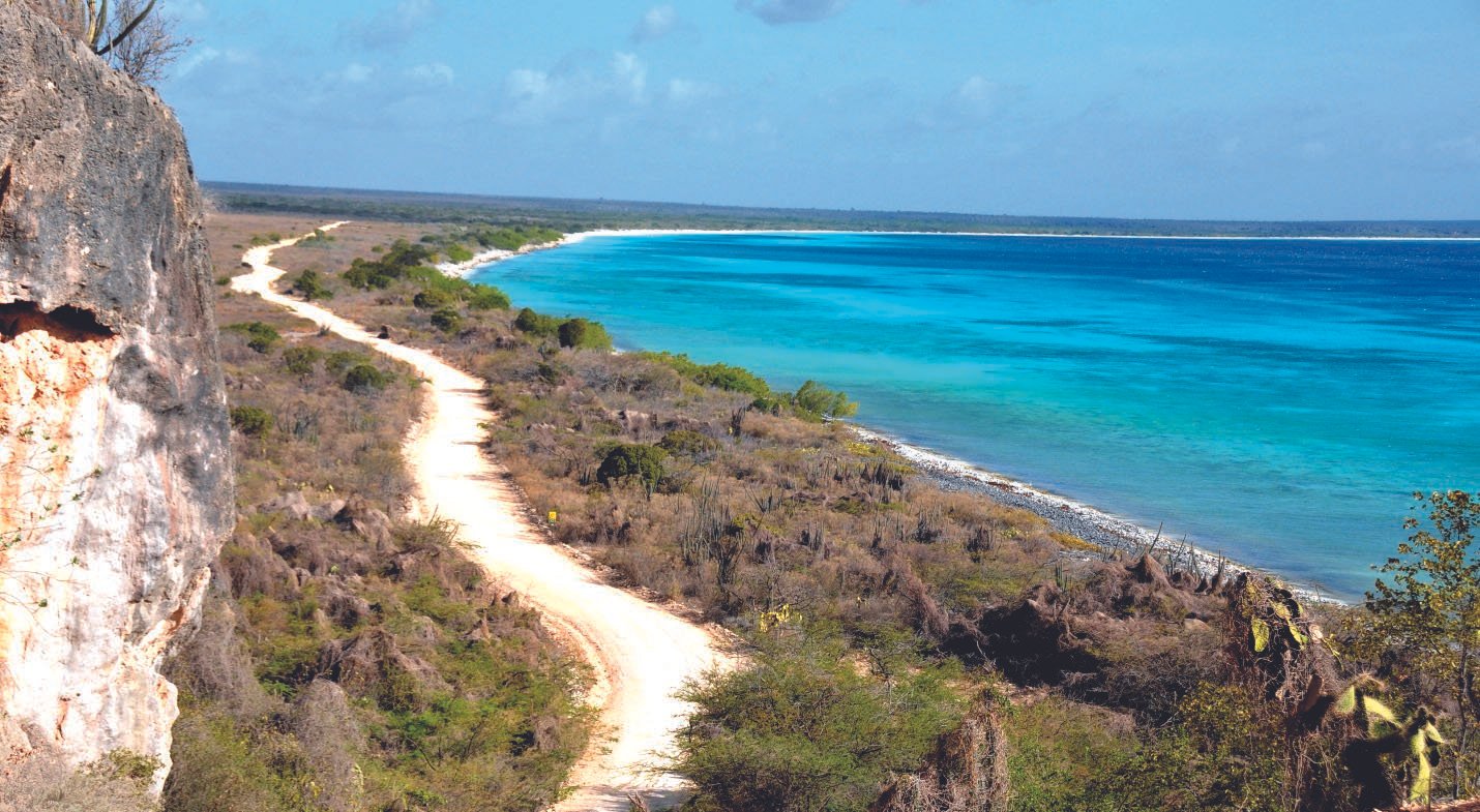 Anuncian fondo de inversión para desarrollo turístico de Pedernales