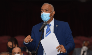 Escogen a Bertico Santana como presidente Comisión de Hacienda