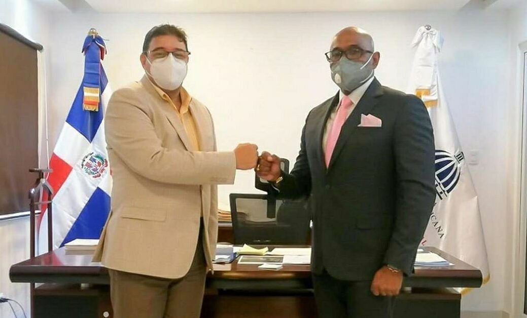 Ángel de la Cruz: Construiremos un pabellón taekwondo de RD$40 millones