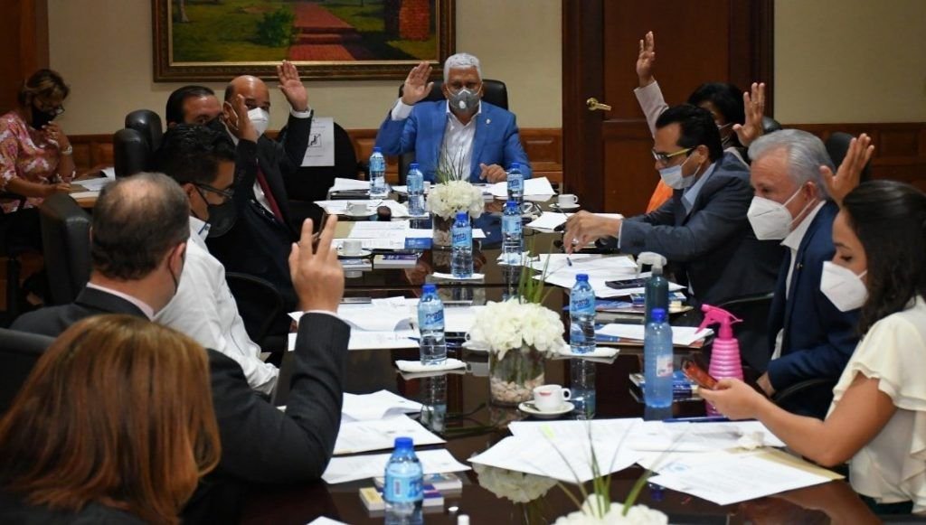 Senadores reafirman “necesidad de consenso” para elegir nuevos miembros JCE 2 Senadores reafirman “necesidad de consenso” para elegir nuevos miembros JCE