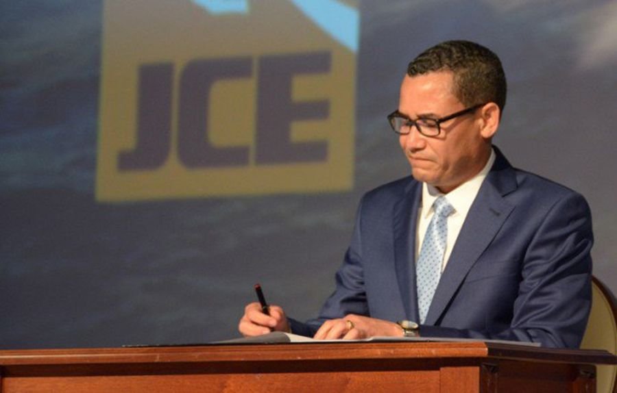 Fundación Alejandro Asmar propone a Eddy Olivares para presidir JCE