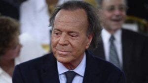 Julio Iglesias rompe el silencio tras su preocupante foto en República Dominicana