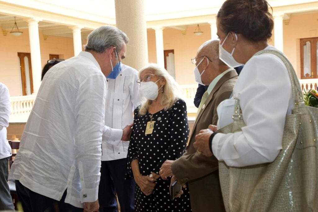 Vecinos Palacio 03 Video | Pareja presidencial recibe en Palacio a vecinos de Gazcue y San Carlos