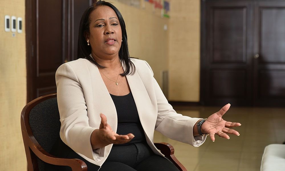 ADP responde a Navarro: "¿Cuál institucionalidad? Seleccionó profesores que lo apoyaban" 2 ADP responde a Navarro: «¿Cuál institucionalidad? Seleccionó profesores que lo apoyaban»